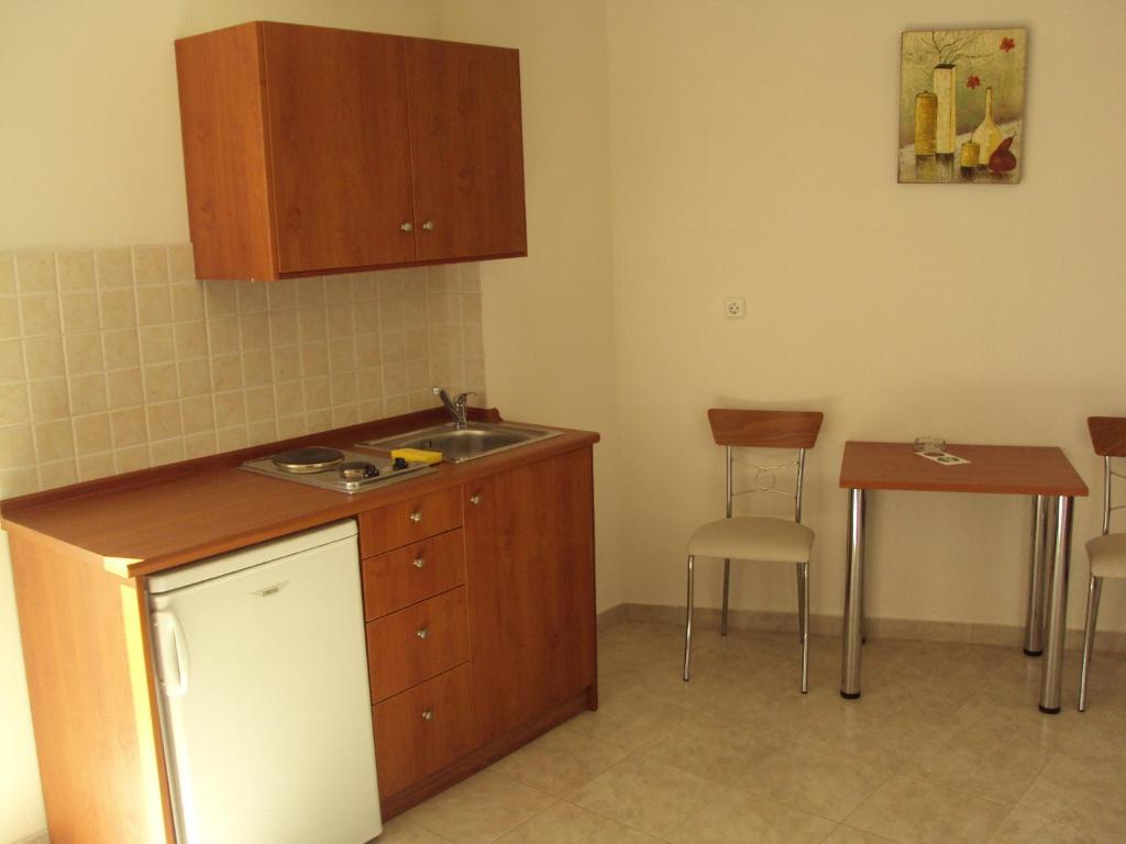 Al Mare Apartments Afantou Oda fotoğraf